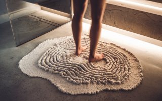 salle-bain-moderne-tapis-diatomite