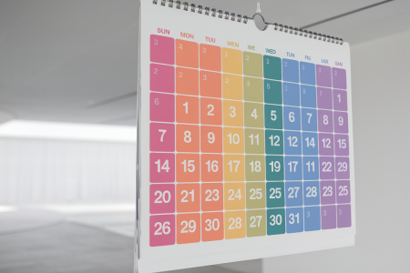 calendrier-mural-couleurs-vives-minimaliste